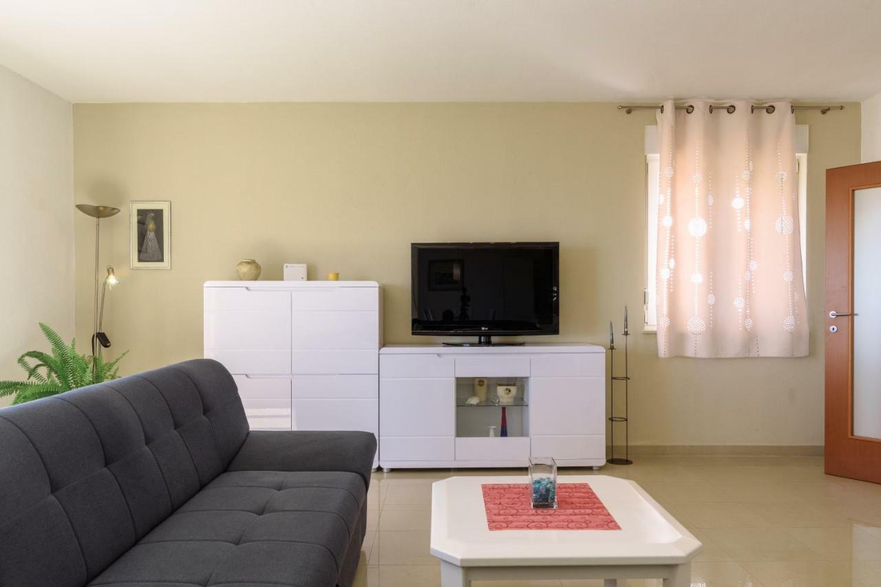 Ferienwohnung Apartman Niko Kaštela Exterior foto